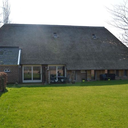 Staying In A Thatched Barn With Box Bed Beautiful View Region Achterhoek Geesteren  Kültér fotó